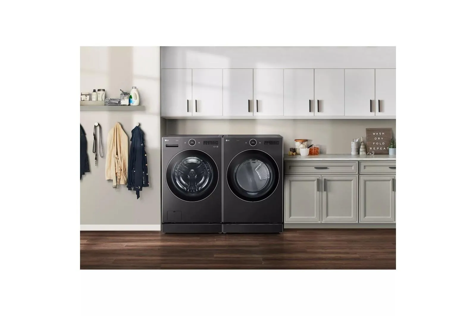 7.4 cu. ft. Ultra Large Capacity Smart Front Load Gas Dryer with Built-In Intelligence & TurboSteam(R) - (DLGX6701B)