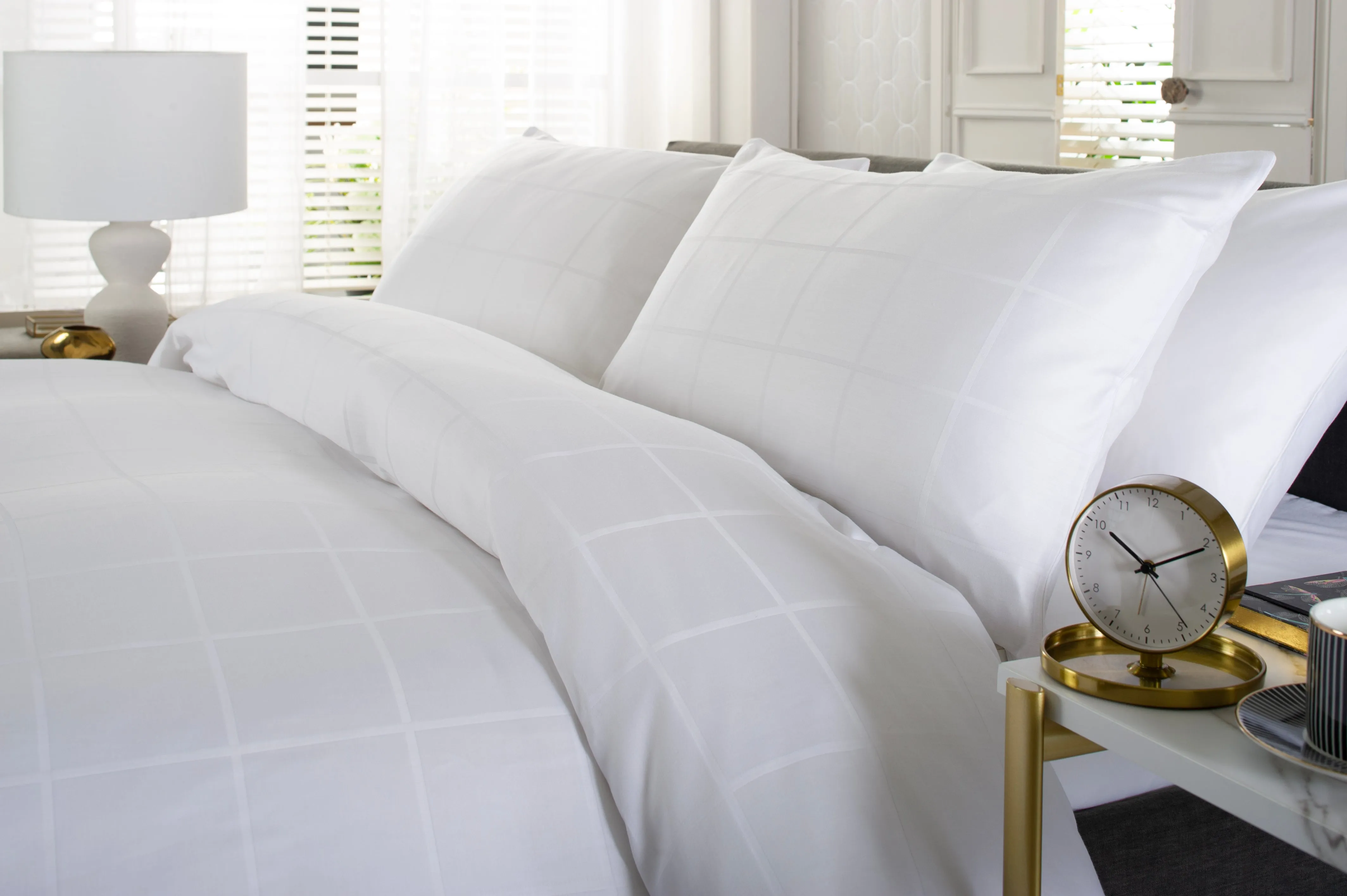 Westbury 200 Thread Count Jacquard Piazza Sateen Cotton Duvet Bedlinen